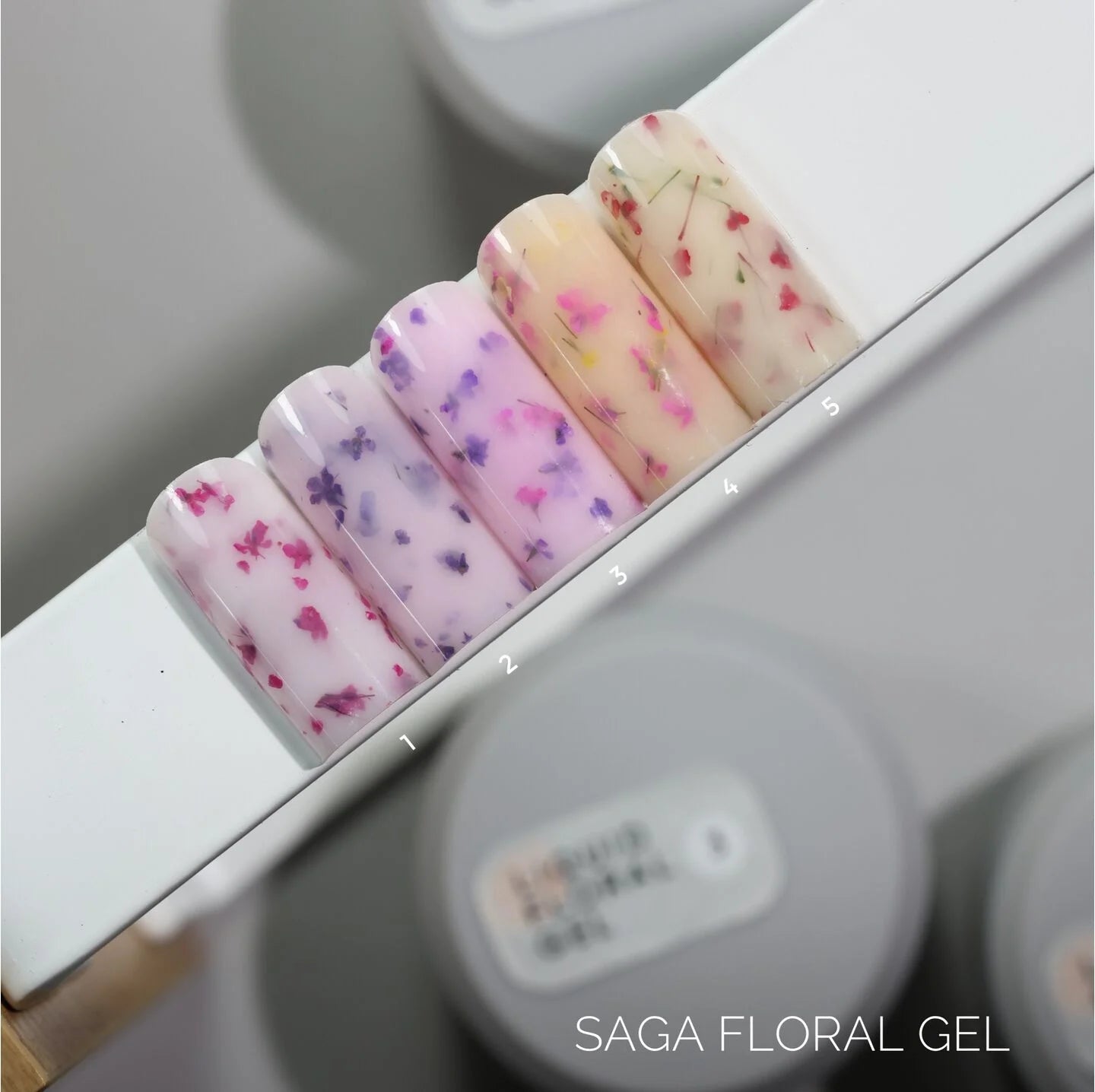 Saga Liquid Floral gel №04, 15 мл