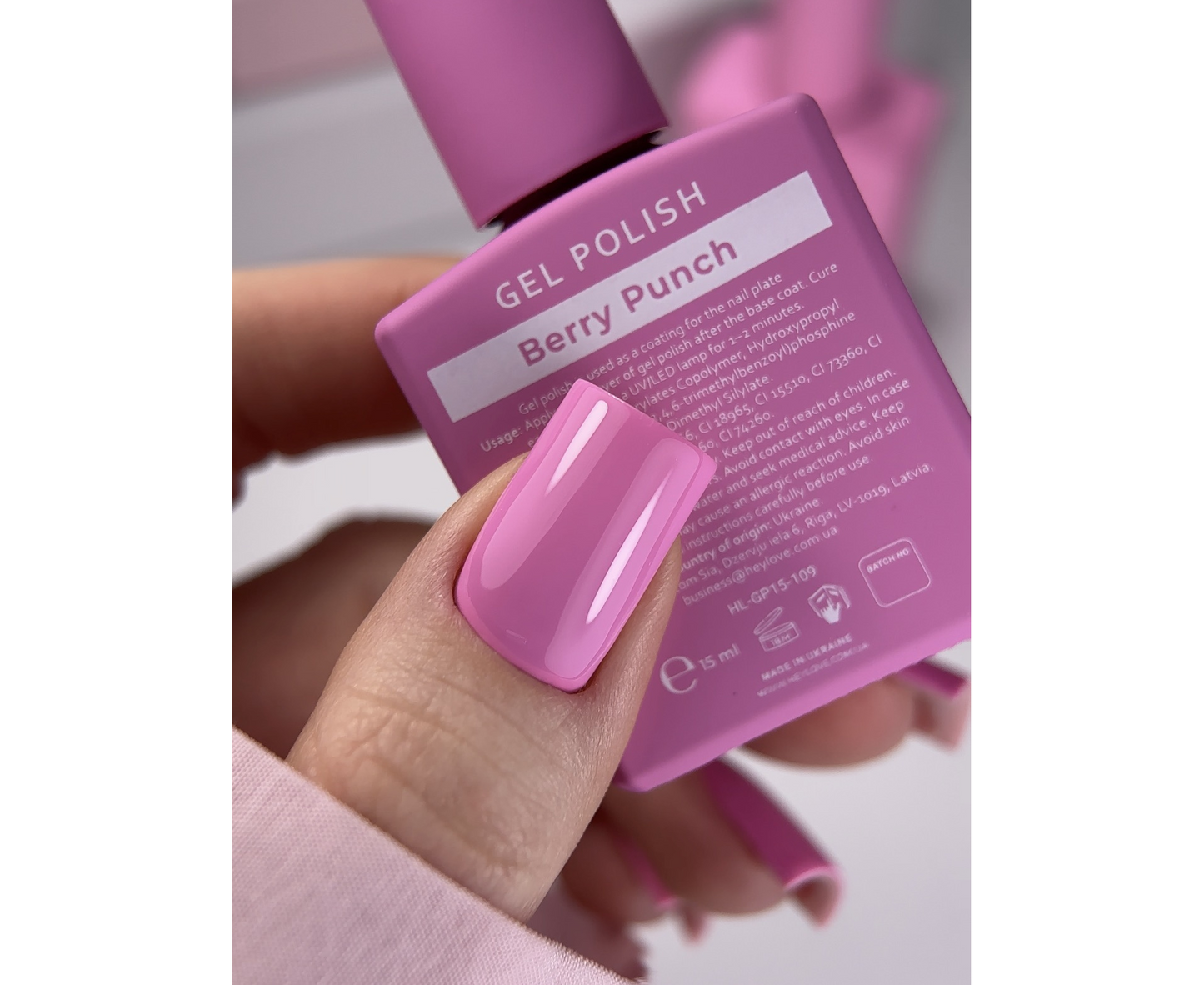 HEYLOVE. GEL POLISH, BERRY PUNCH, 15 ML