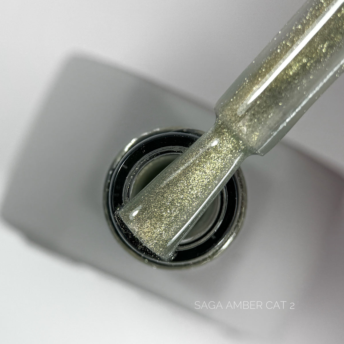 SAGA. Cat's Eye Gel Polish "Amber Cat", #02, 10 ml. Gel polish "Cat's Eye"