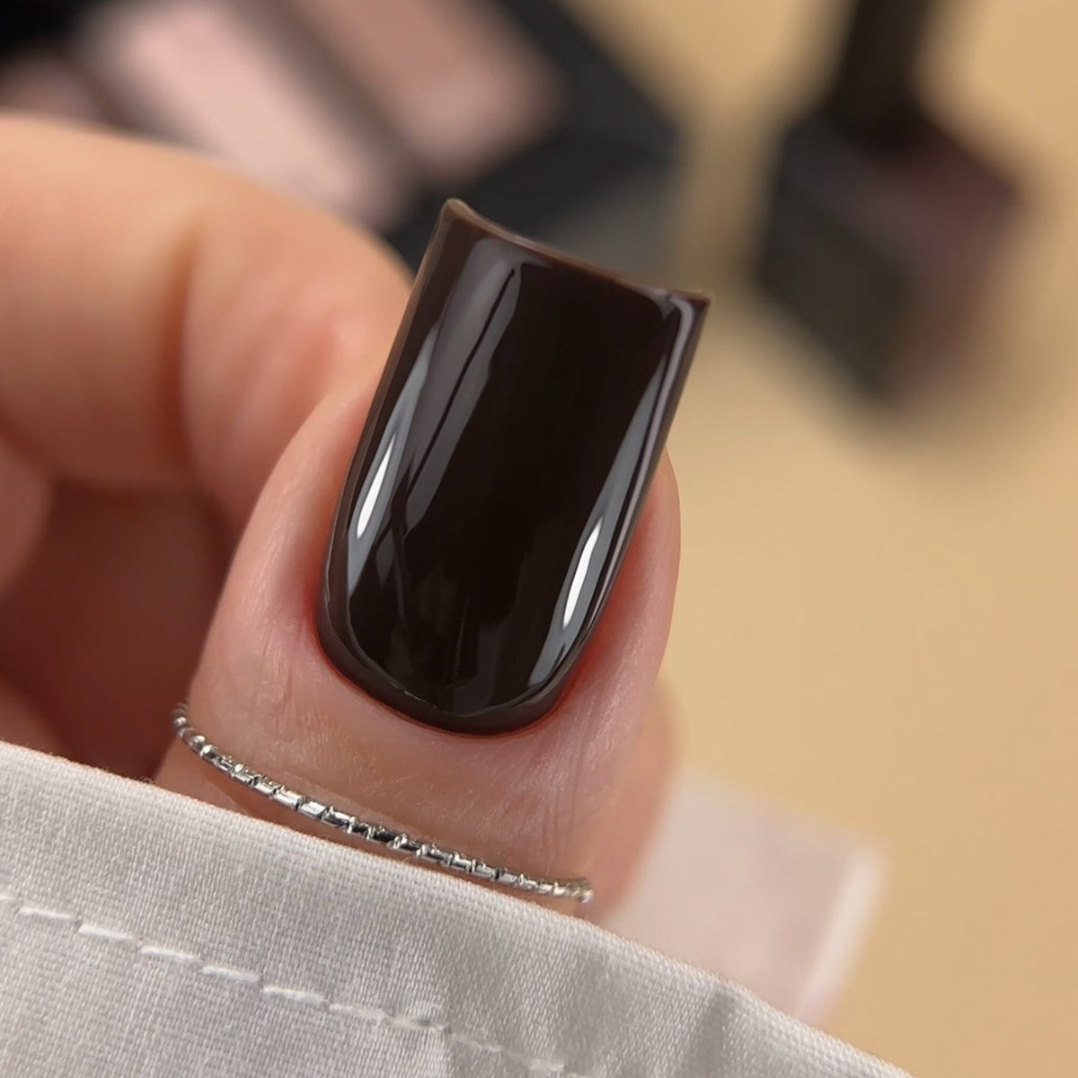 BIBLIOTEKA GEL POLISH № 40 OAK – DEEP BROWN, 10 ML