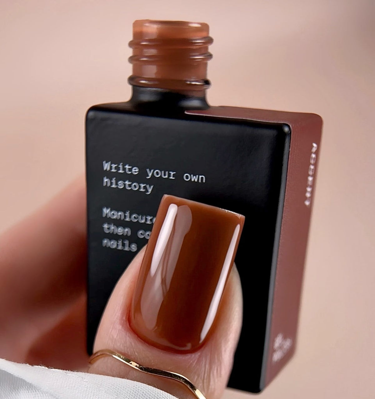 BIBLIOTEKA GEL POLISH № 29 ACCENT – TERRACOTTA, 10 ML