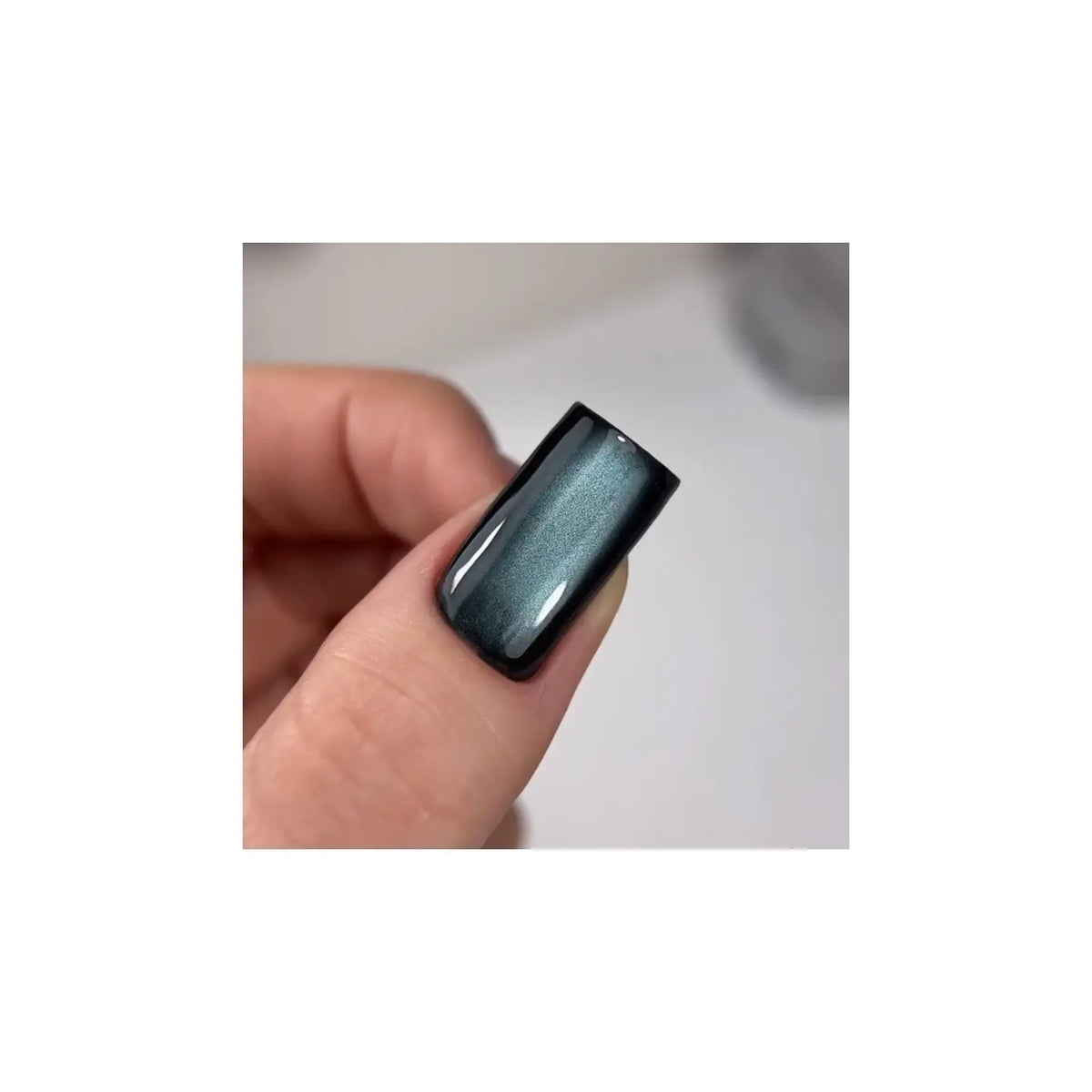 SAGA. Cat's Eye Gel Polish "Dream Cat", #08, 10 ml. Cat's eye gel polish crystal