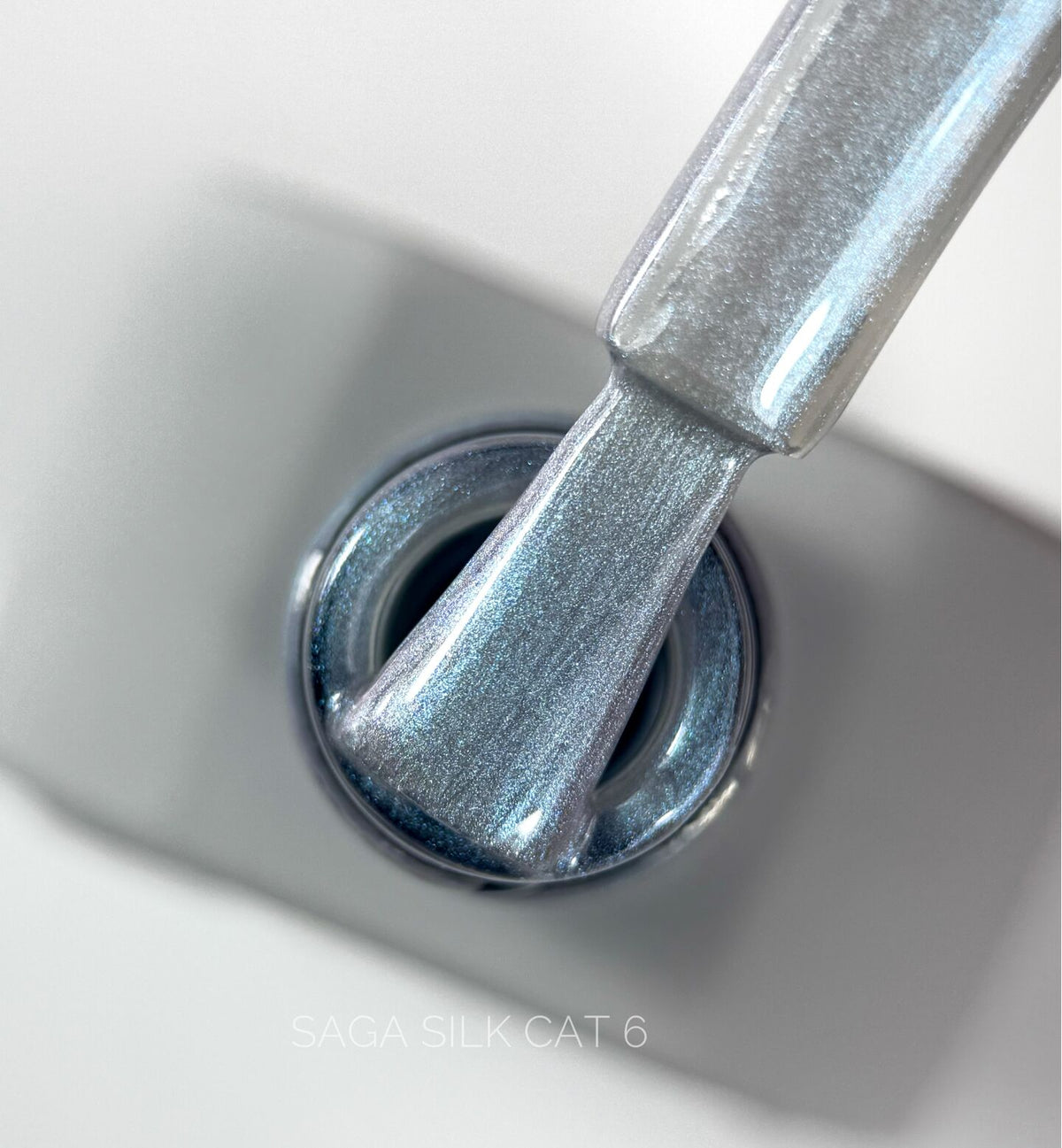 SAGA. Cat's Eye Gel Polish "Silk Cat", #06, 10 ml. Gel Polish "Cat's Eye" with Pearlescent