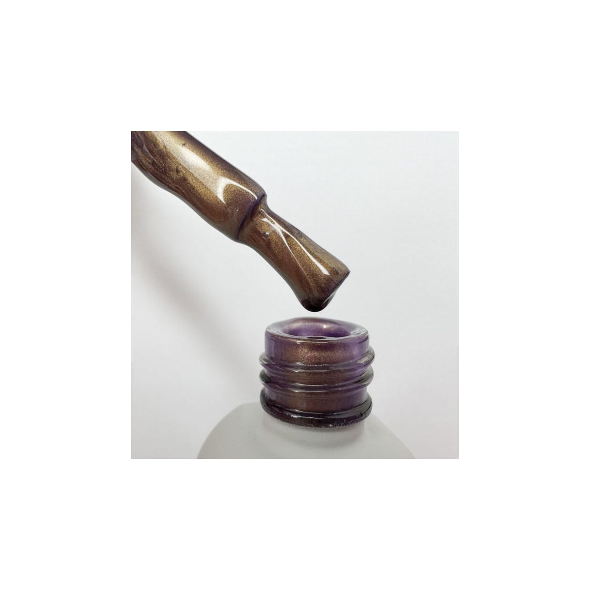 SAGA. Cat's Eye Gel Polish "Smoothie Cat", #01, 10 ml. Gel polish "Cat's Eye" chameleon