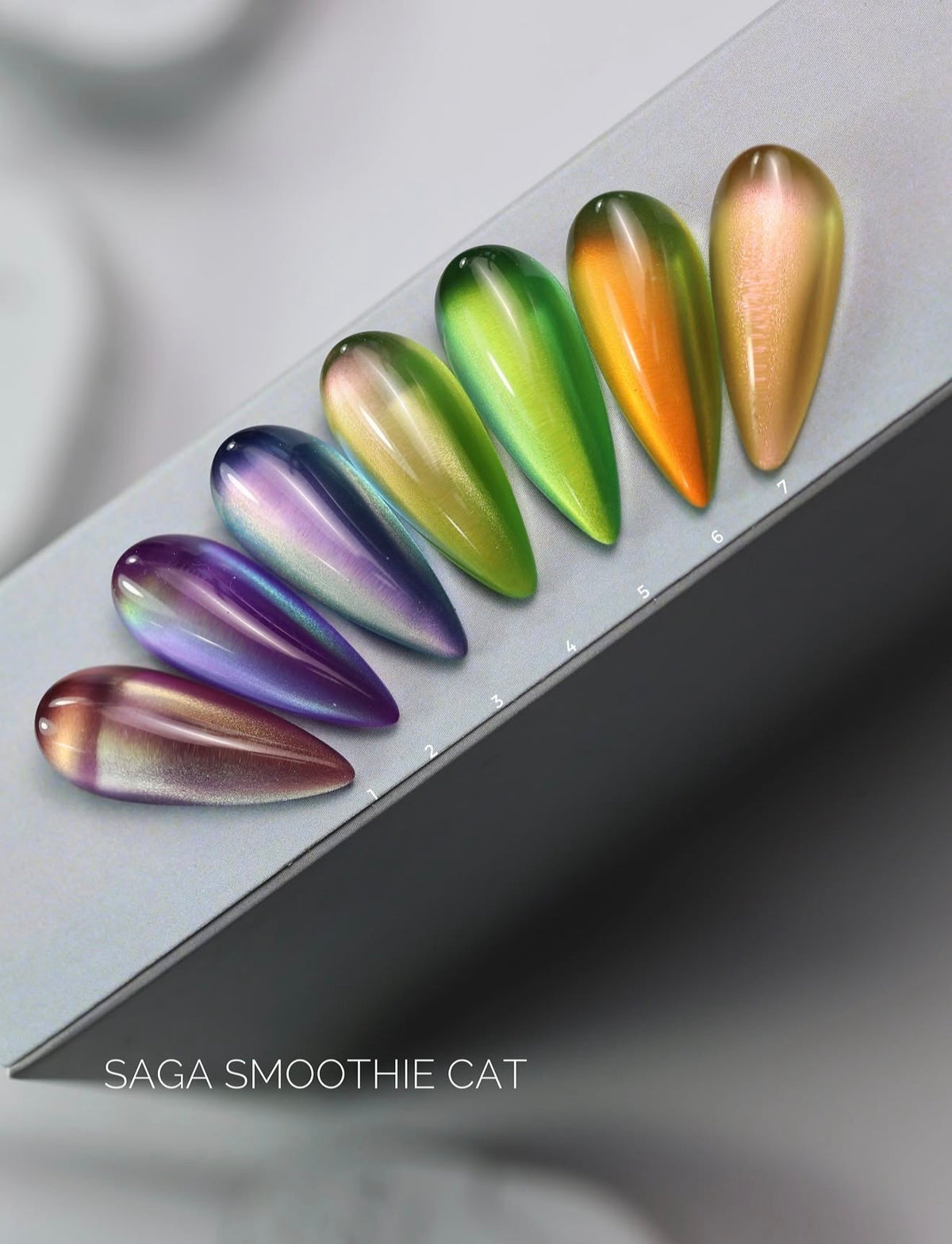 SAGA. Cat's Eye Gel Polish "Smoothie Cat", #01, 10 ml. Gel polish "Cat's Eye" chameleon